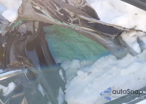 2017 Mercedes-Benz E 300 4Matic z USA, uszkodzony, nr VIN WDDZF4KB0HA177266